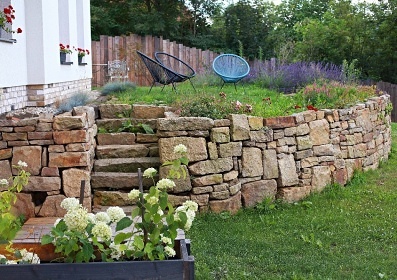 Chalupa s apartm�ny - na �pat� hory Radho��