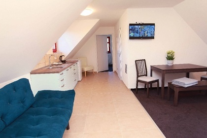 Chalupa s apartm�ny - na �pat� hory Radho��