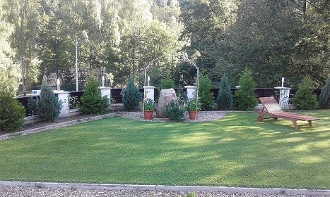 Chalupa u p�ehrady Fl�je - Kl�ny - Kru�n� hory