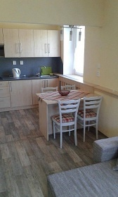 Chalupa u p�ehrady Fl�je - Kl�ny - Kru�n� hory