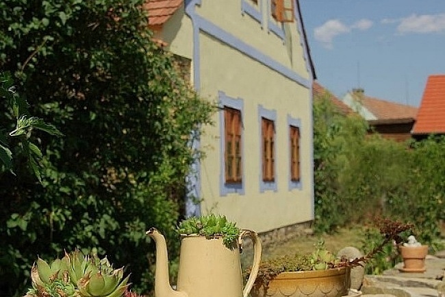 Chalupa Mokr� Lom - Vele��n - zv���tka na statku