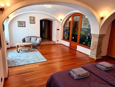 Wellness chalupa s baz�nem - u jezera Medard