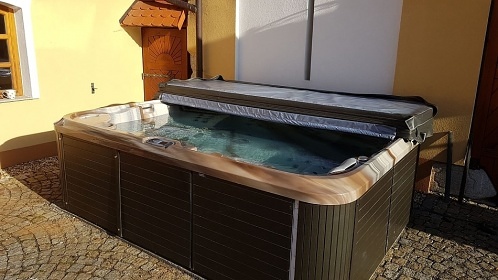 Wellness chalupa s baz�nem - u jezera Medard