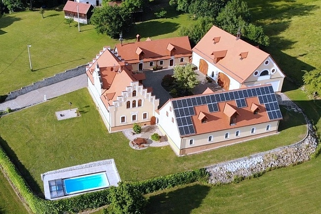 Wellness chalupa s baz�nem - u jezera Medard