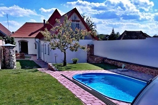 Chalupa s bazénem - apartmány Šatov - Znojmo