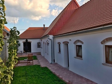 Chalupa U dvou zvířat - vinný sklep Šatov