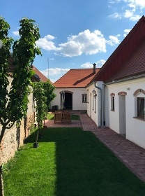 Chalupa s baz�nem - n�rodn� park Podyj� - Znojmo