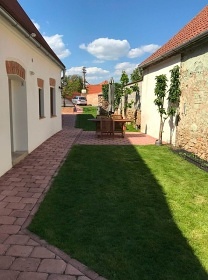 Chalupa s baz�nem - n�rodn� park Podyj� - Znojmo