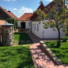 Chalupa s baz�nem - n�rodn� park Podyj� - Znojmo