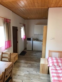 Chalupa s baz�nem - n�rodn� park Podyj� - Znojmo