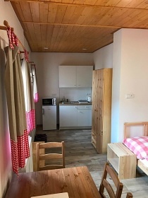 Chalupa s baz�nem - n�rodn� park Podyj� - Znojmo