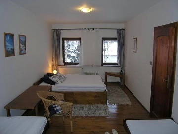 Chalupa s baz�nem - Krkono�e - Lys� hora