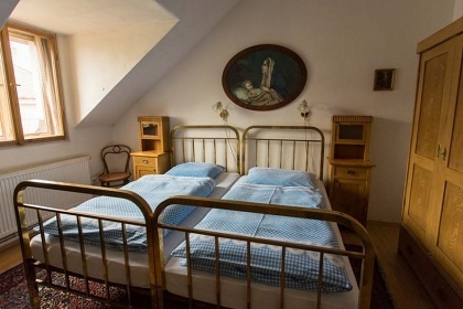 Penzion Pos�zav� s baz�nem - hrad Pirk�tejn