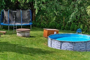 Chalupa s bazénem u přehrady - Rališka - Beskydy