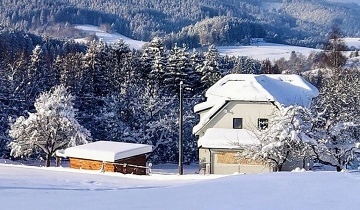 Chalupa s baz�nem u p�ehrady - Rali�ka - Beskydy