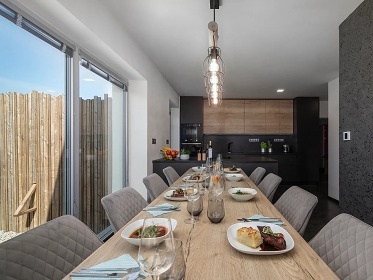 Rodinn� chata - dom�c� kino a v��ivka - Malenovice