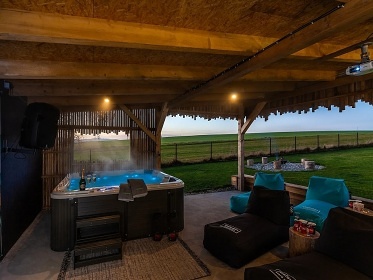 Rodinn� chata - dom�c� kino a v��ivka - Malenovice