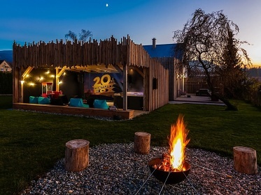 Rodinn� chata - dom�c� kino a v��ivka - Malenovice