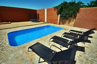 Chalupa s baz�nem - Mikulovsko - CHKO P�lava