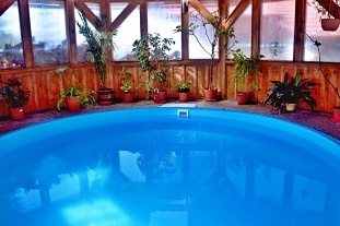 Chalupa s baz�nem - p�ehrada Se� - �elezn� hory