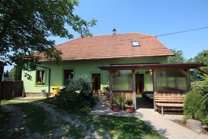 Chalupa s baz�nem - p�ehrada Se� - �elezn� hory