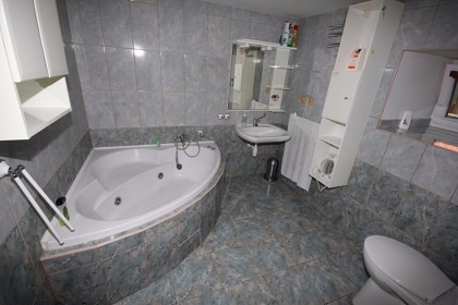 Chalupa s baz�nem - p�ehrada Se� - �elezn� hory