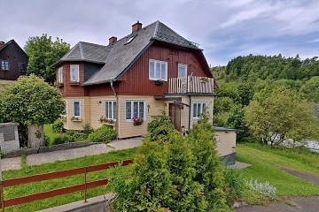 Chalupa u p�ehrady Fl�je - sauna a v��iv� sud