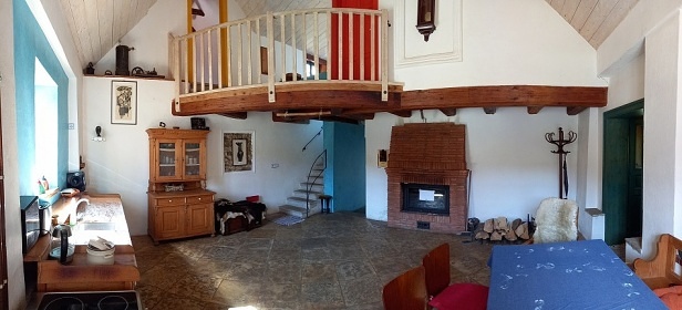 Jiho�esk� chalupa a uzav�en� dv�r - Slavonice