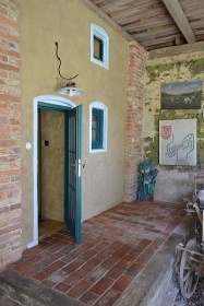 Jiho�esk� chalupa a uzav�en� dv�r - Slavonice