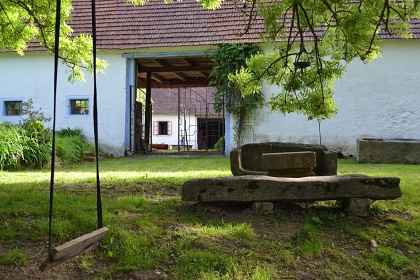 Jiho�esk� chalupa a uzav�en� dv�r - Slavonice