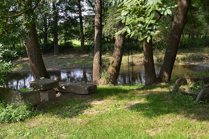 Jiho�esk� chalupa a uzav�en� dv�r - Slavonice