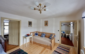 Chalupa u pramene �eky Odry - hrad Helf�t�n