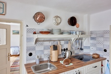 Chalupa u pramene �eky Odry - hrad Helf�t�n