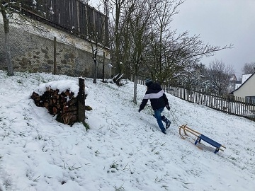 Chalupa u pramene �eky Odry - hrad Helf�t�n