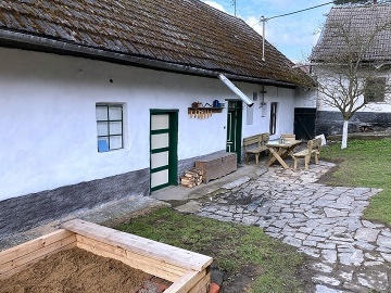 Chalupa u pramene �eky Odry - hrad Helf�t�n