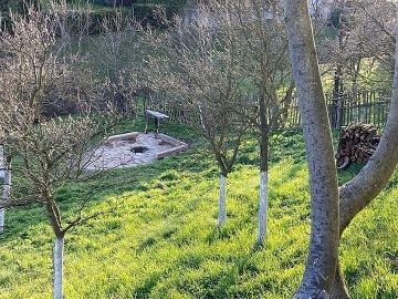 Chalupa u pramene �eky Odry - hrad Helf�t�n