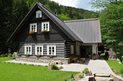 Chalupa Krkonoe - bazn a sauna - ern hora