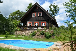 Roubenka Krkonoše - bazén a koupací sud