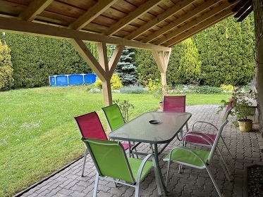 Chalupa s baz�nem - B�tov - Vranovsk� p�ehrada