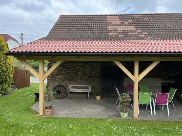 Chalupa s baz�nem - B�tov - Vranovsk� p�ehrada