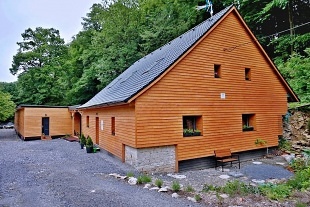 Roubenka wellness a vinn sklep - vchodn echy
