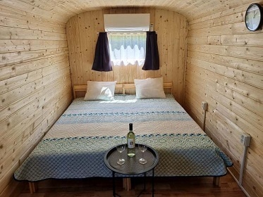 Maringotka na pronájem - Glamping Mělník