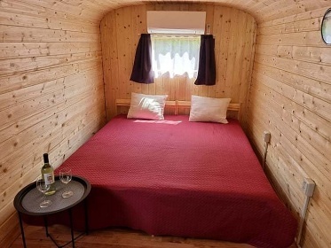 Maringotka na pronájem - Glamping Mělník