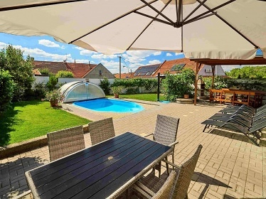 Chalupa s baznem - CHKO Plava - Nov Mlny