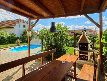 Chalupa s baznem - CHKO Plava - Nov Mlny