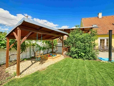 Chalupa s baznem - CHKO Plava - Nov Mlny