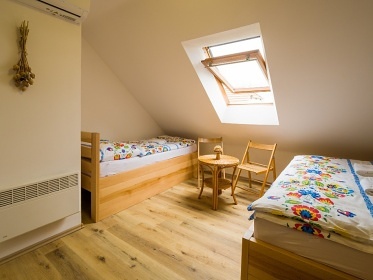 Chalupa s baznem - CHKO Plava - Nov Mlny