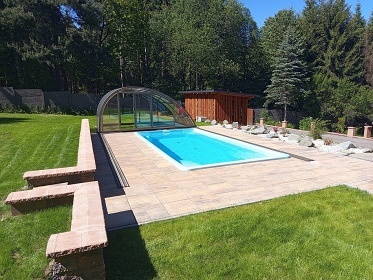 Chalupa s baznem - polosamota u lesa Beskydy