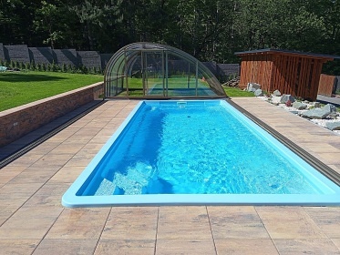 Chalupa s baznem - polosamota u lesa Beskydy