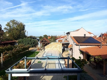 Chalupa baz�n a vinn� sklep - Nov� Ml�ny - P�lava